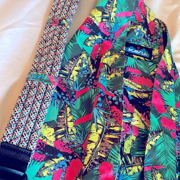 KAVU Tropical Bright Palms Beach Travel Hiking Sling Backpack - Picture 5 of 13